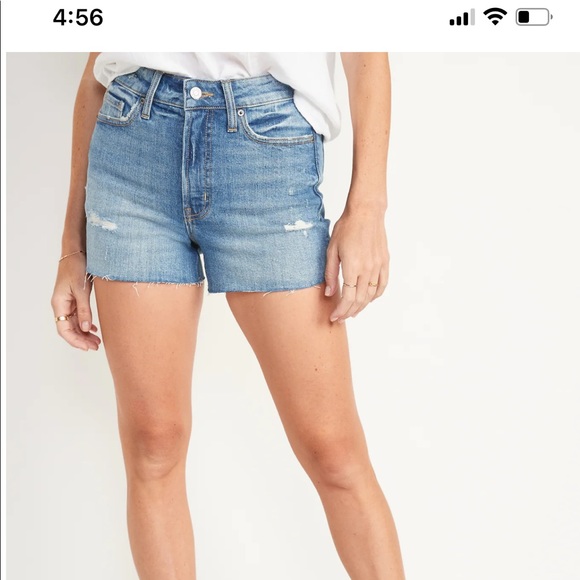 NWT Old Navy High-Waisted O.G. Straight Ripped
Cut-Off Jean Shorts 3” inseam - Picture 2 of 15